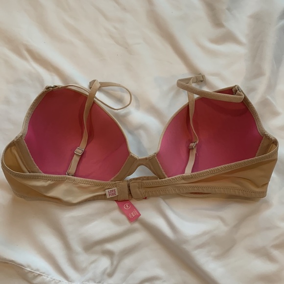 Like New PINK T-shirt Demi Bra - Picture 2 of 3